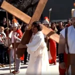 Cientos de Fieles Celebran el Vía Crucis en Pilsen cientos-de-fieles-celebran-el-v-a-crucis